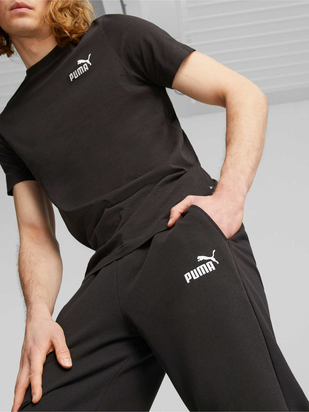 PUMA Спортно долнище ESS ELEVATED Sweatpants TR cl