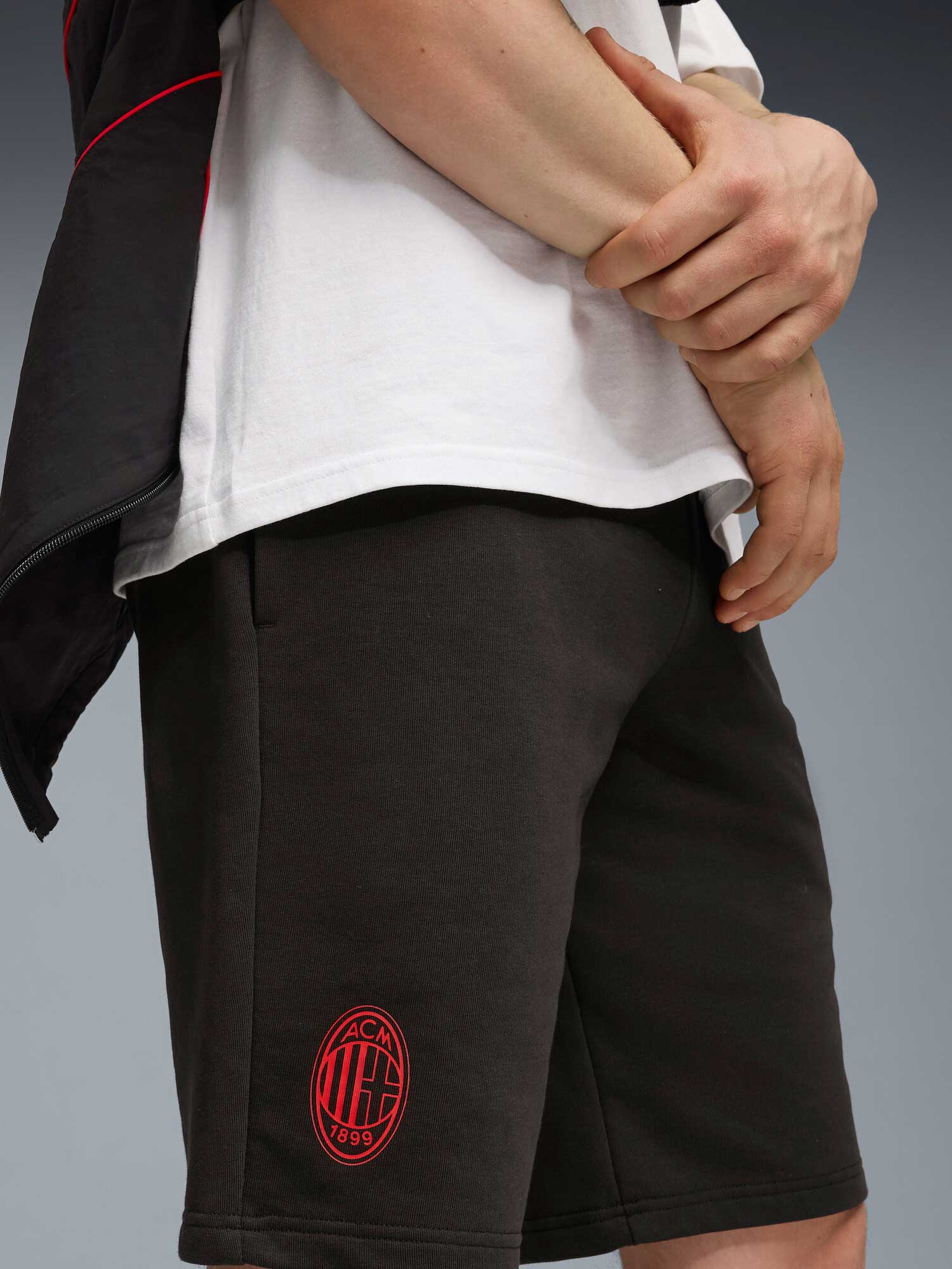 PUMA Къси панталони ACM FtblESS Shorts TR