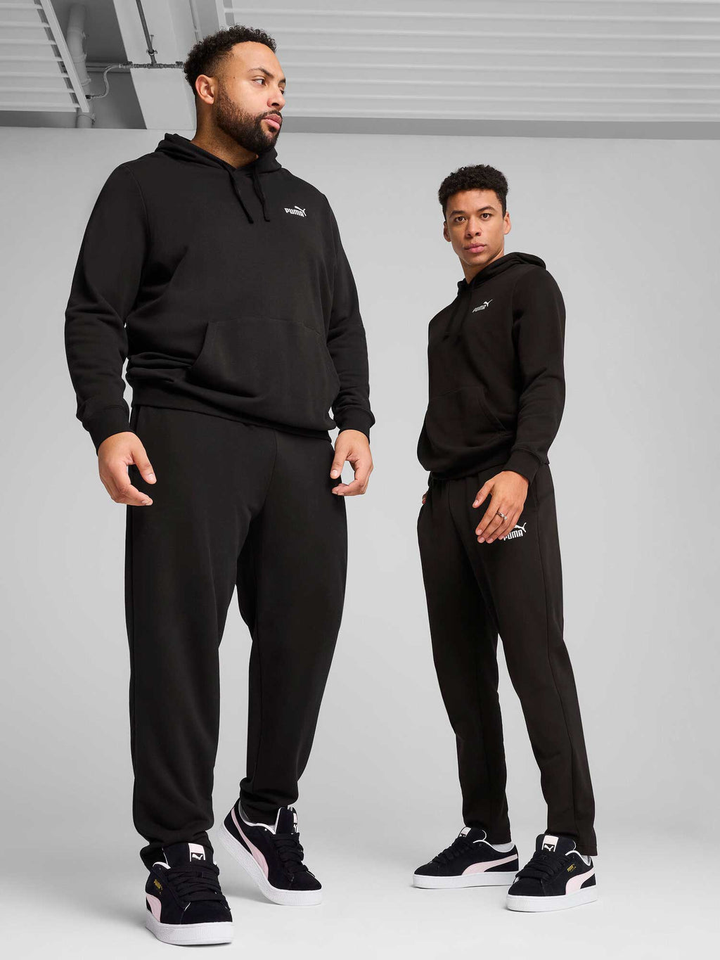 PUMA Спортно долнище ESS No. 1 Logo Sweatpants TR op