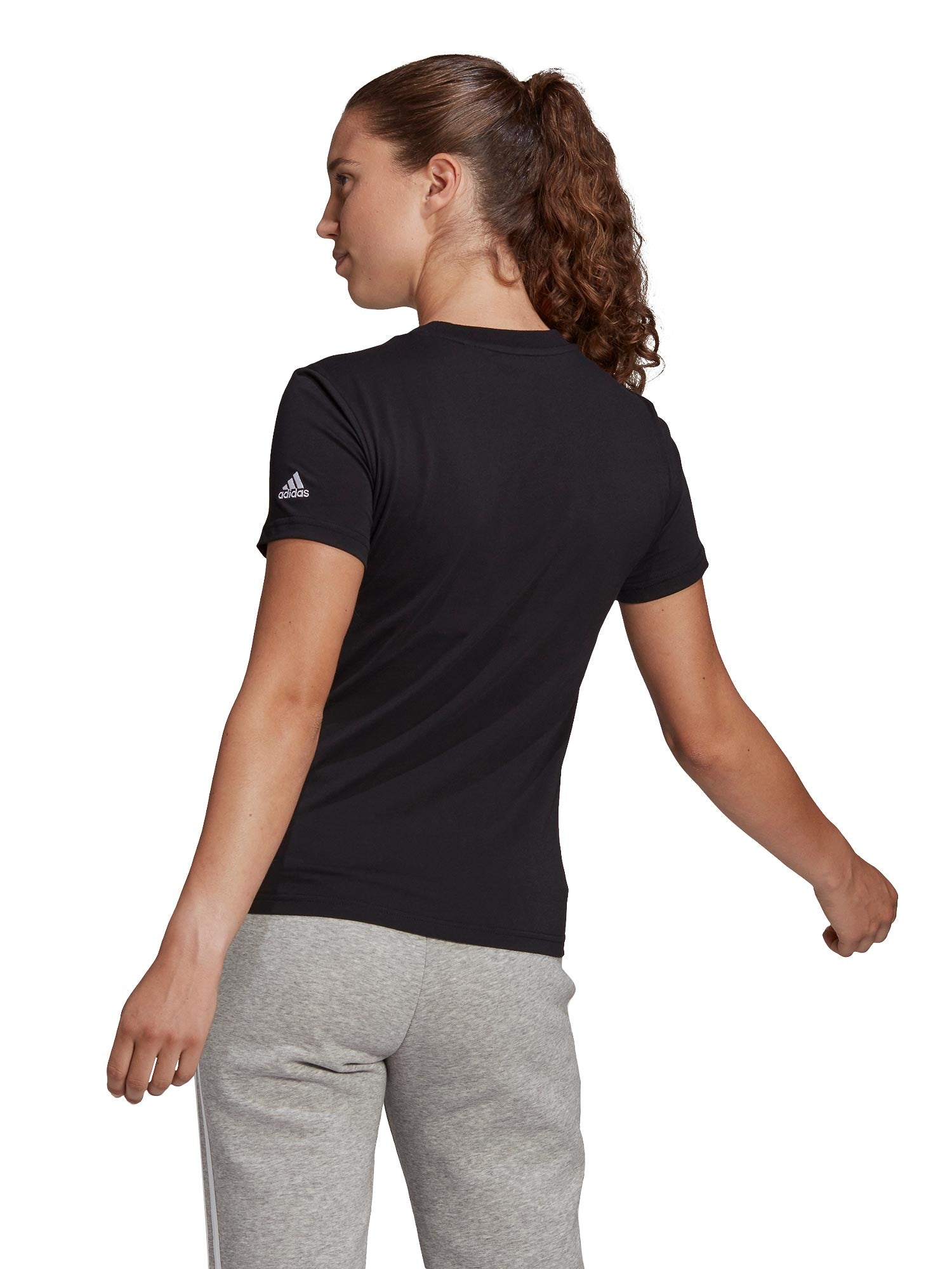 ADIDAS SPORTSWEAR Тениска LOUNGEWEAR Essentials Slim Logo