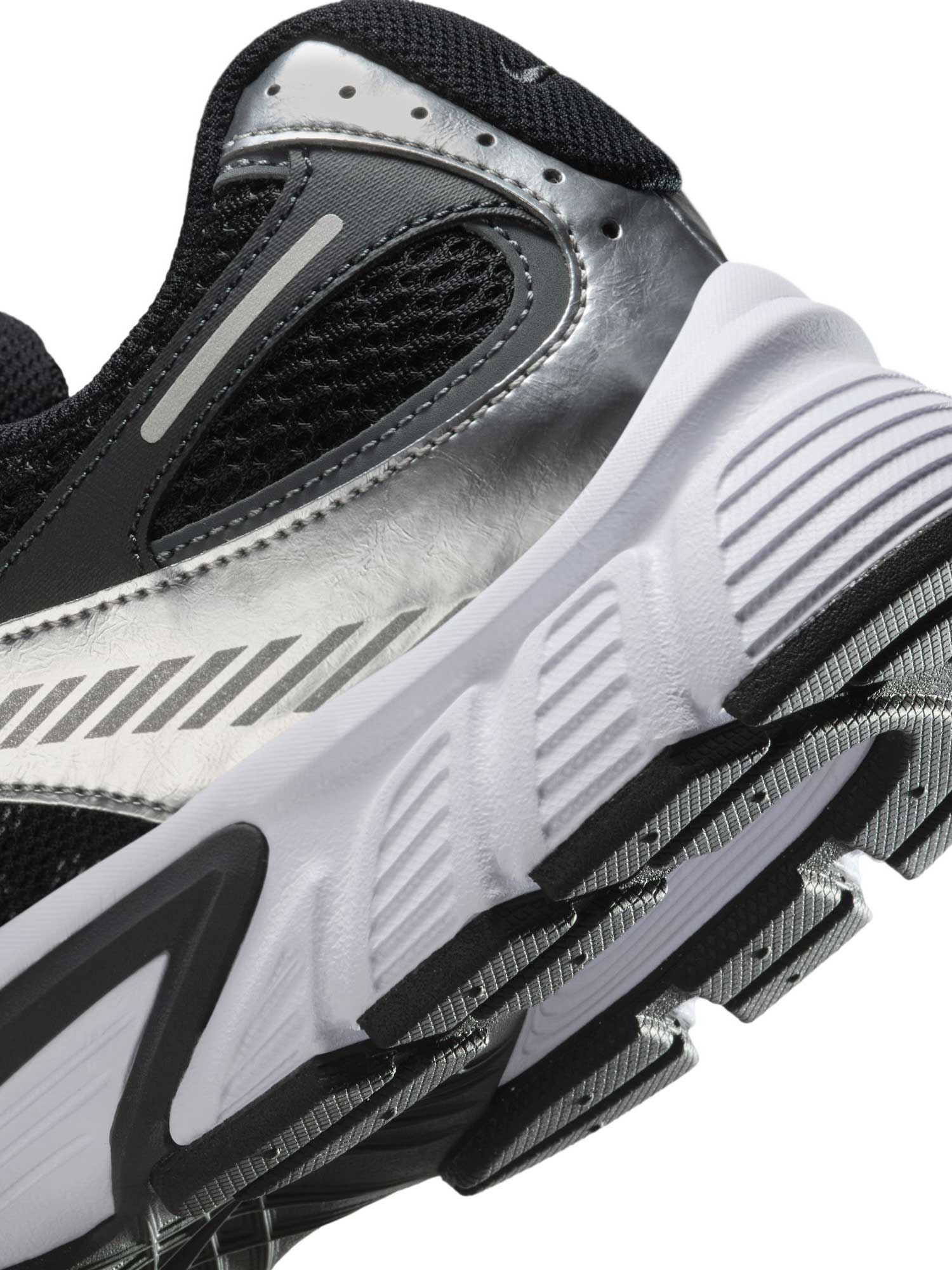 NIKE Обувки V5 RNR