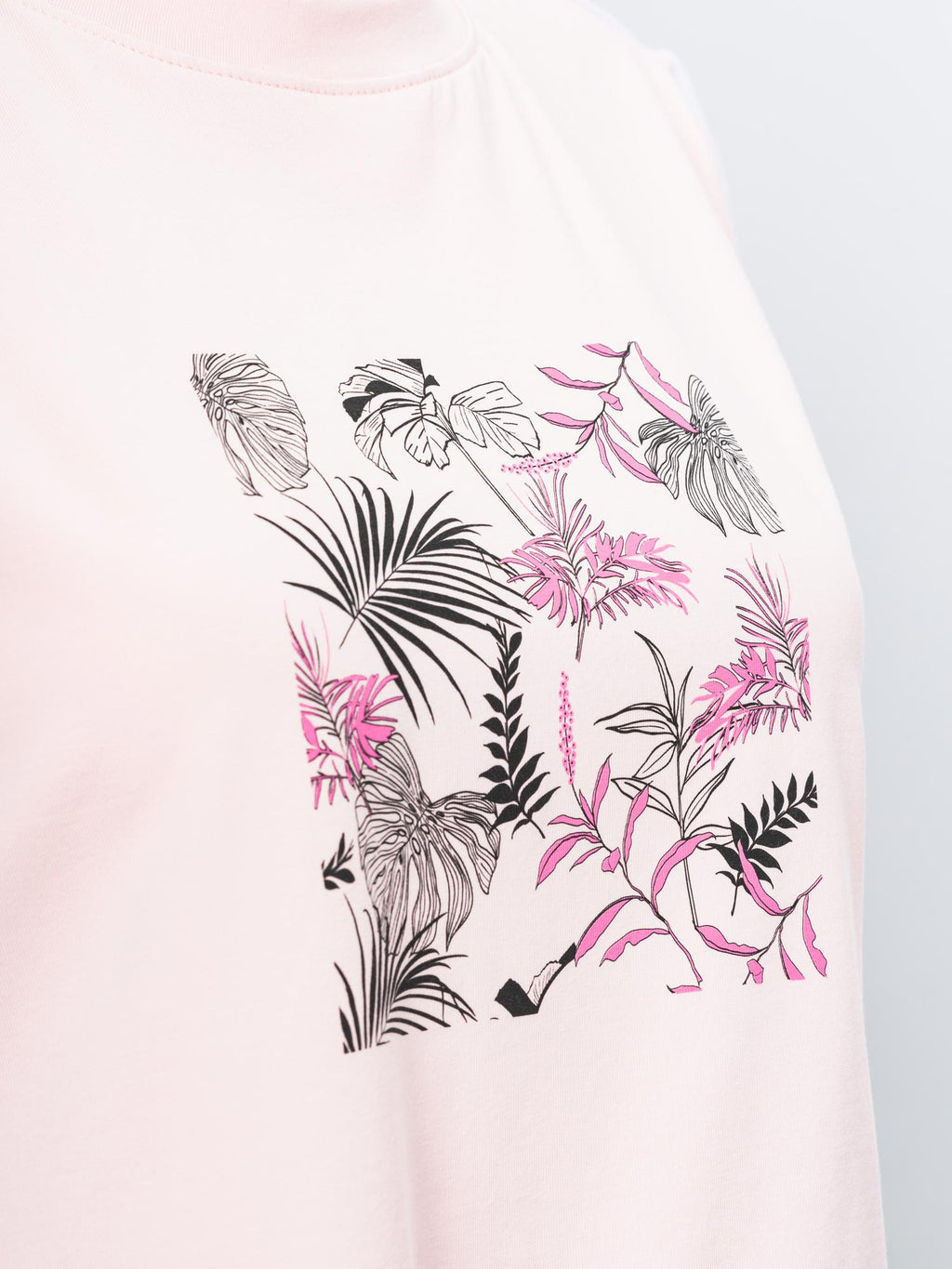 BRILLE Тениска Flowers