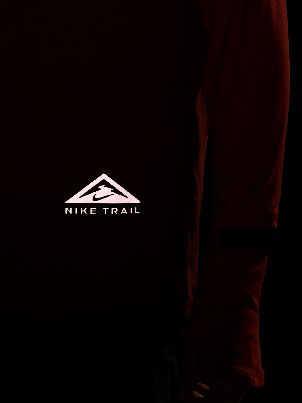 NIKE Блуза M DF TRAIL ELMNT TOP HZ