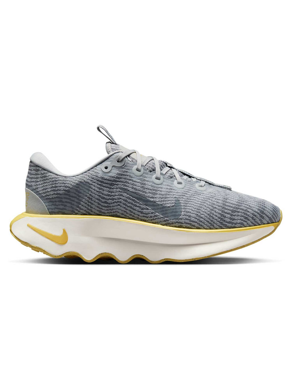 NIKE Обувки MOTIVA