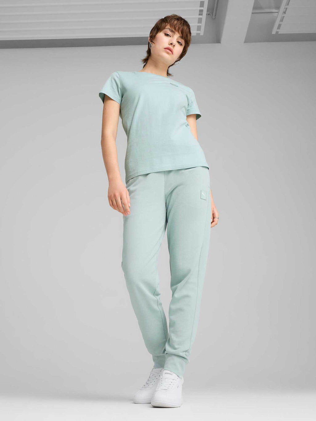 PUMA Спортно долнище ESS ELEVATED Sweatpants TR cl