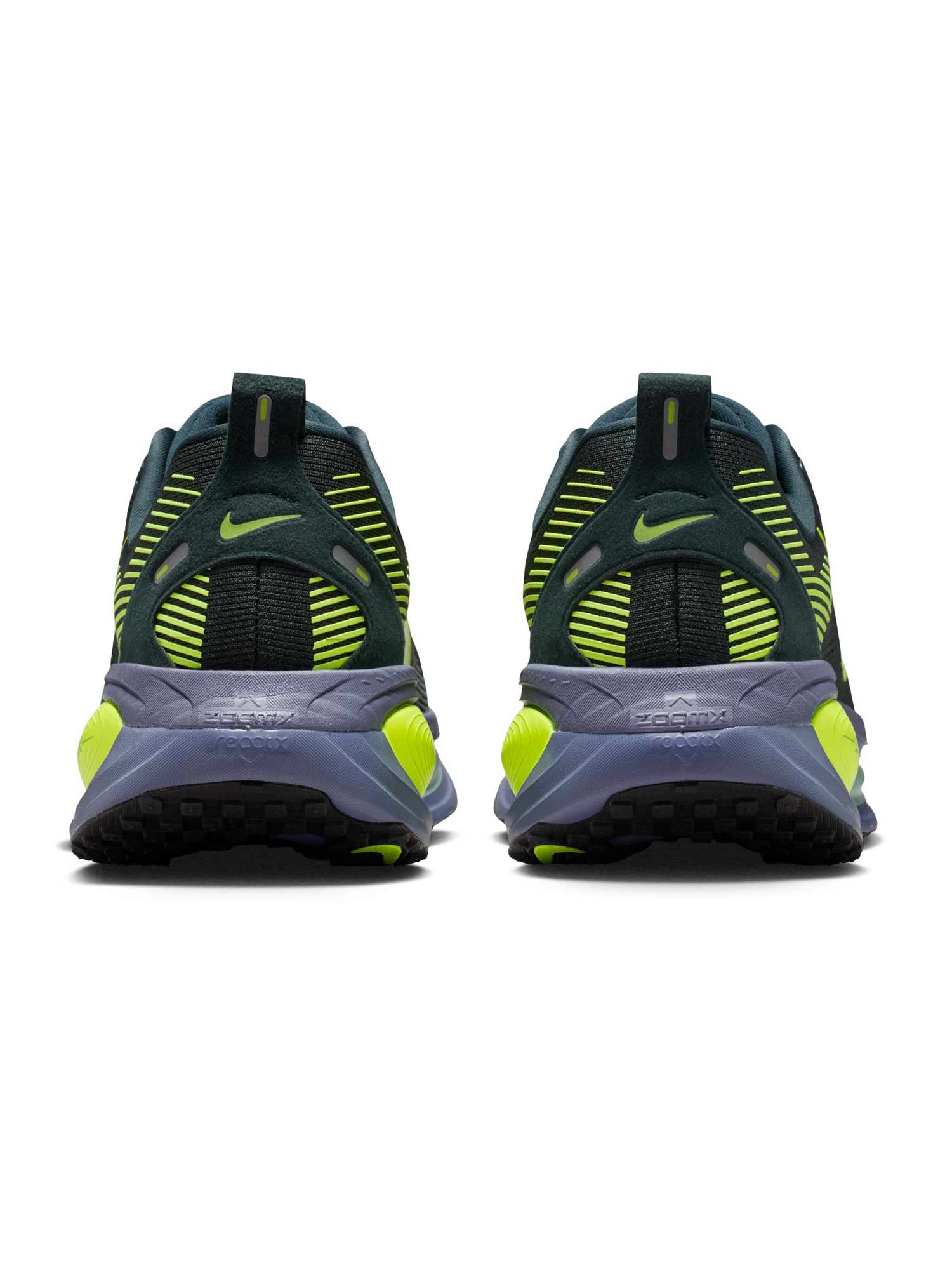 NIKE Обувки VOMERO 18