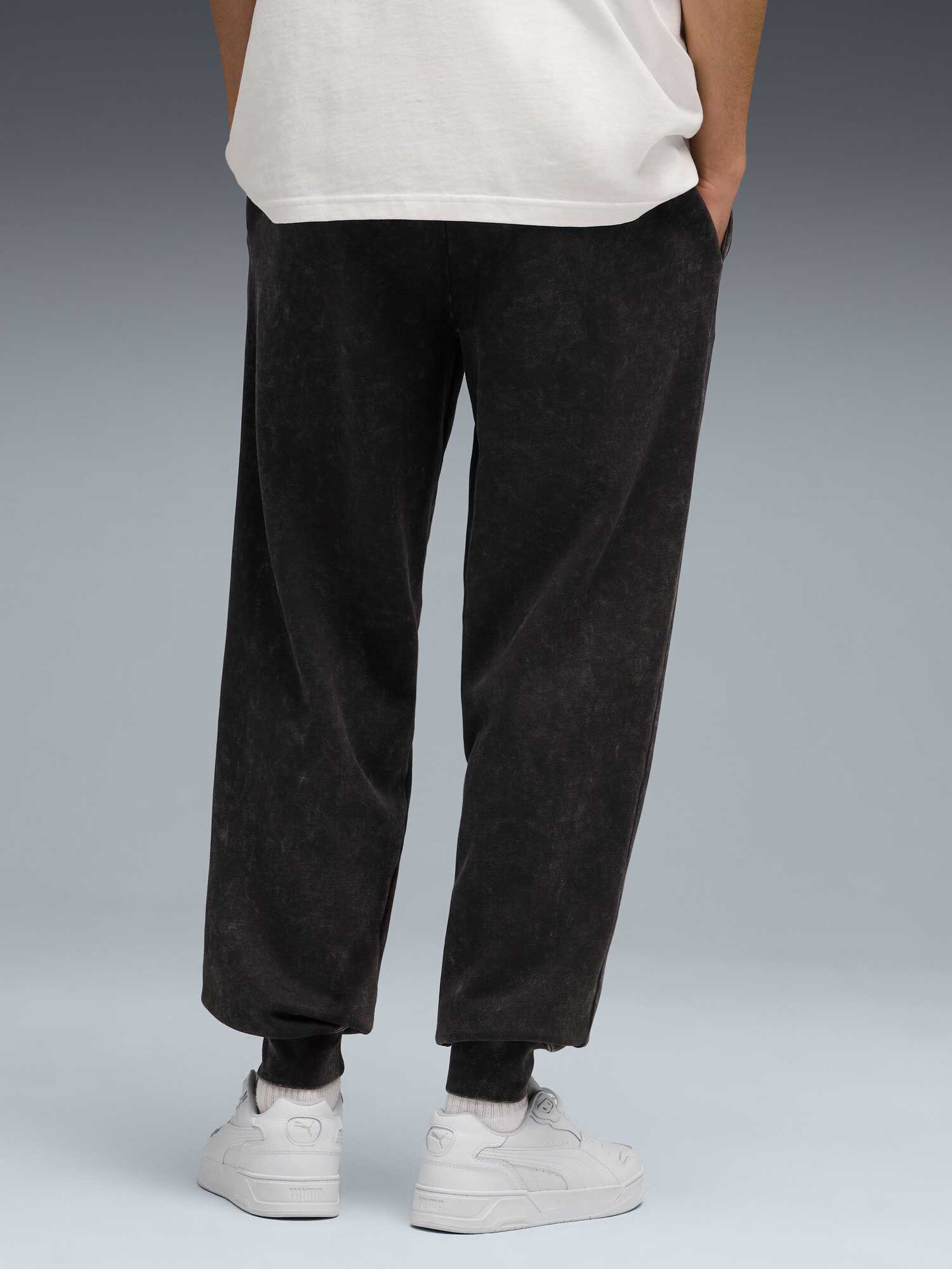 PUMA Спортно долнище ESS ELEVATED Relaxed Wash FL