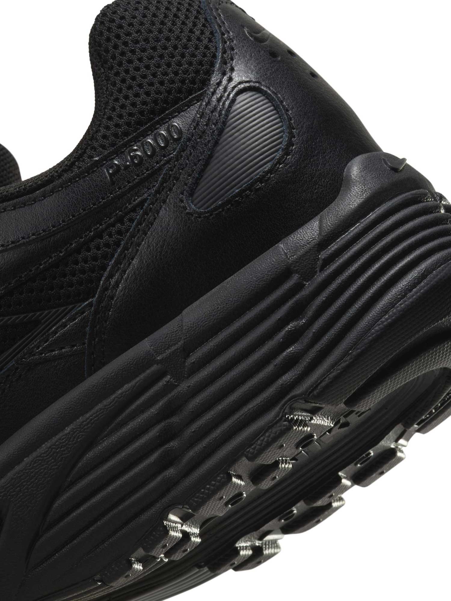 NIKE Обувки P-6000