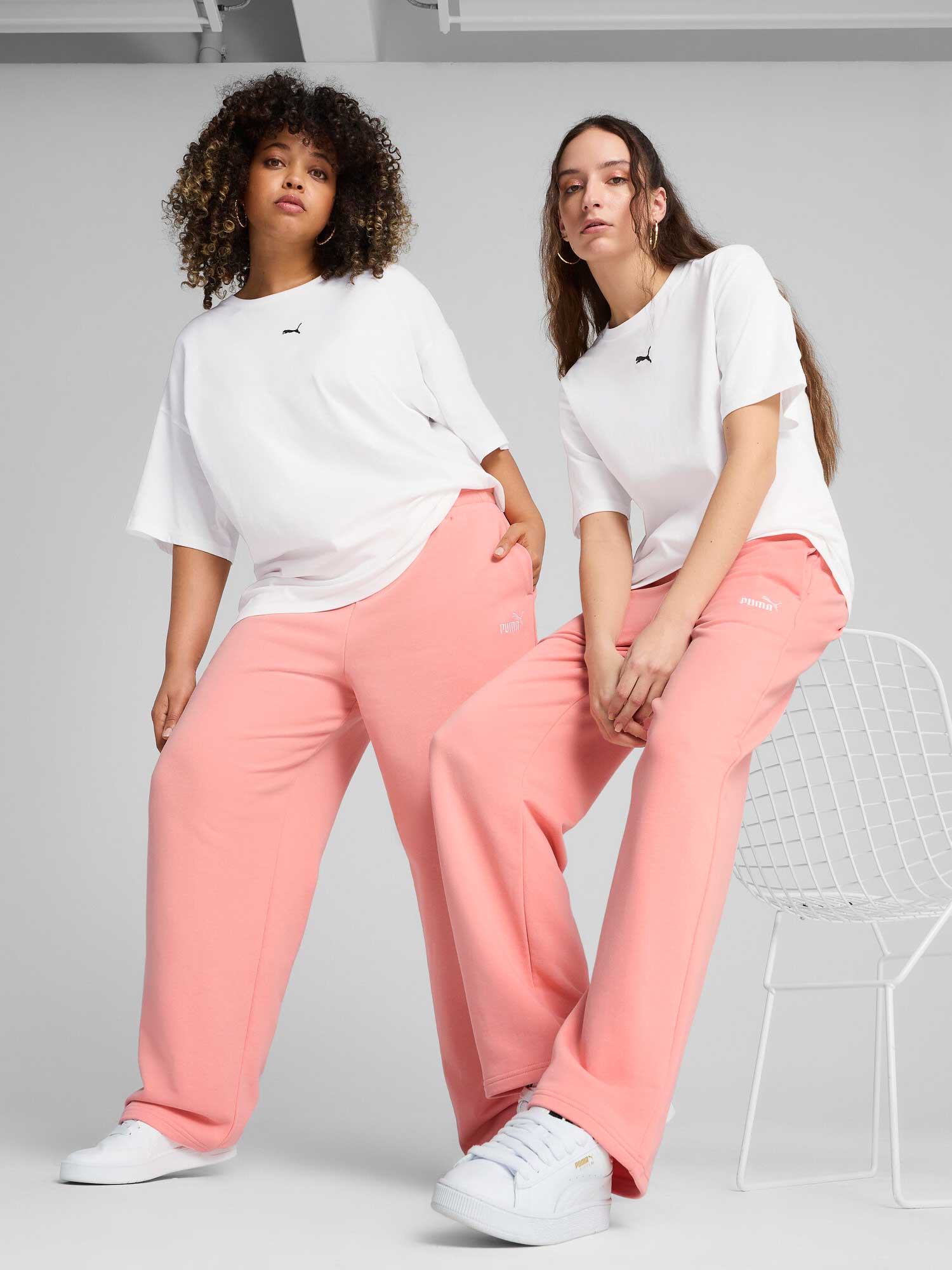 PUMA Спортно долнище ESS Small No. 1 Logo