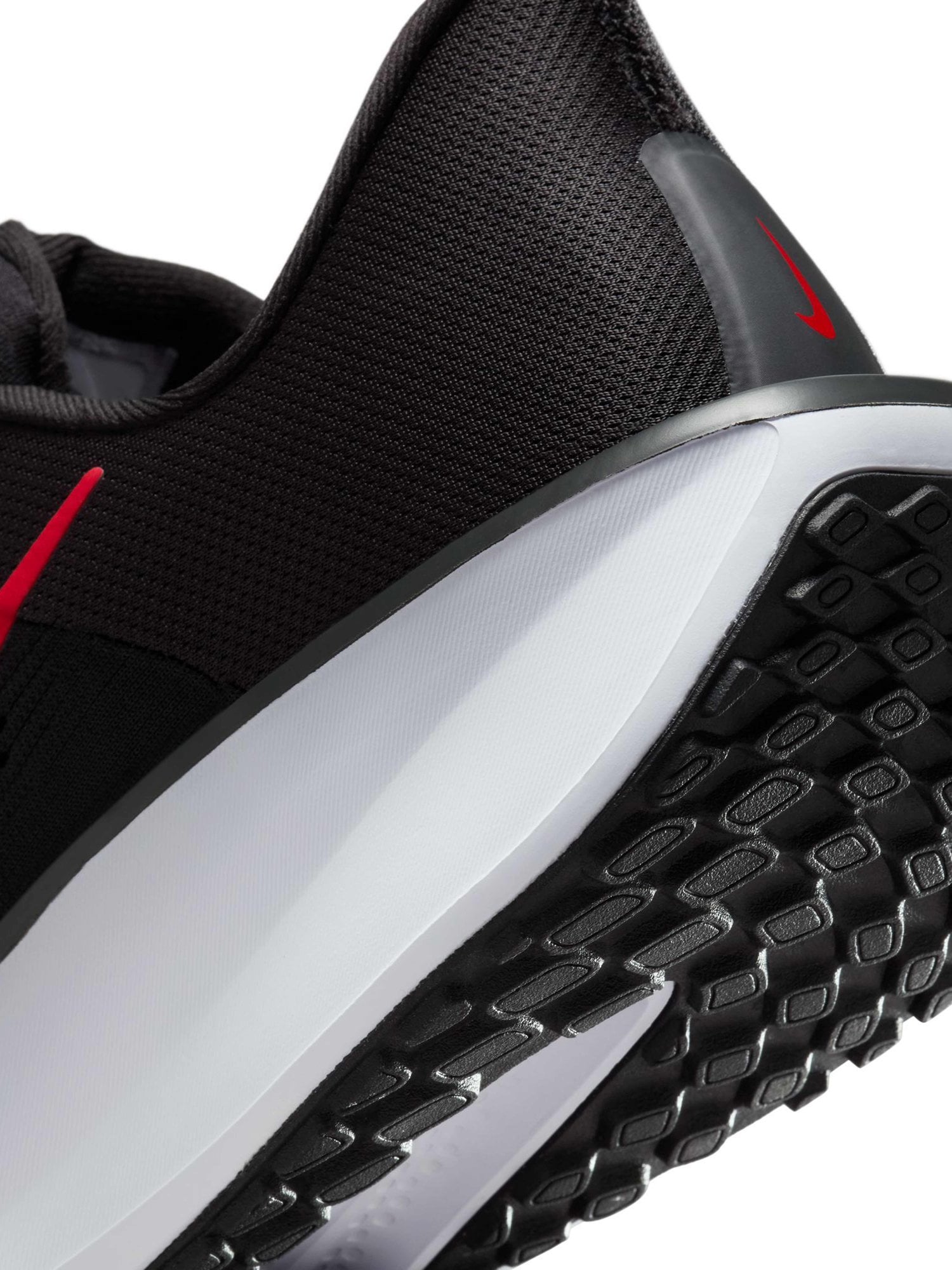 NIKE Обувки QUEST 6