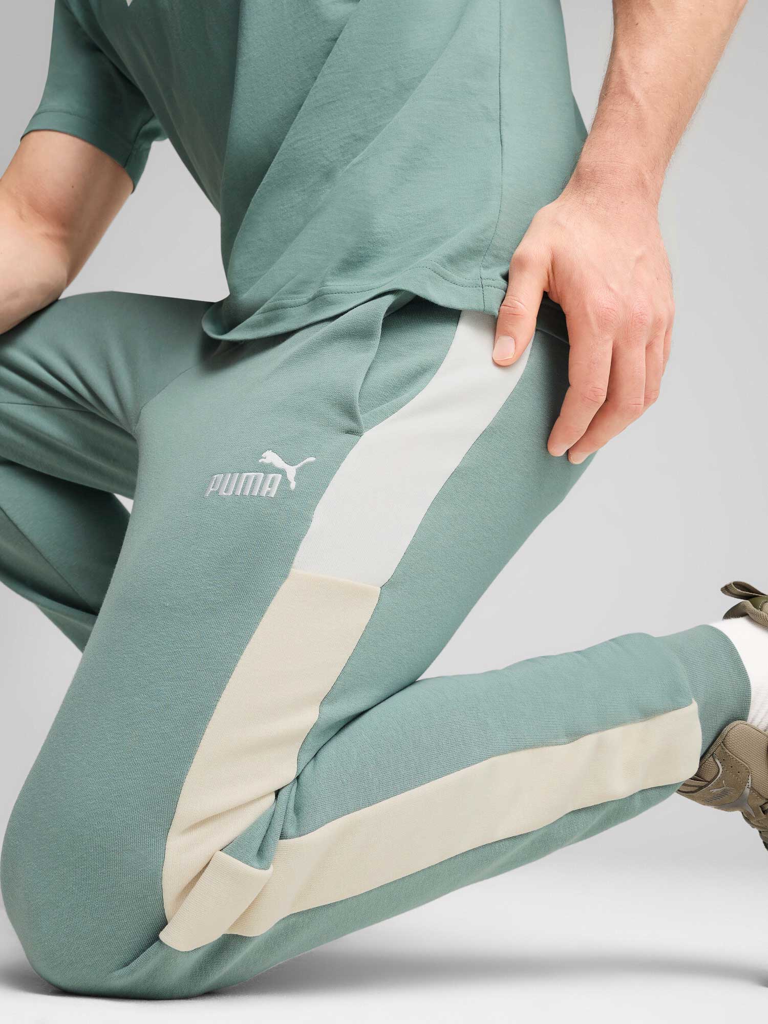 PUMA Спортно долнище ESS BLOCK Sweatpants TR cl