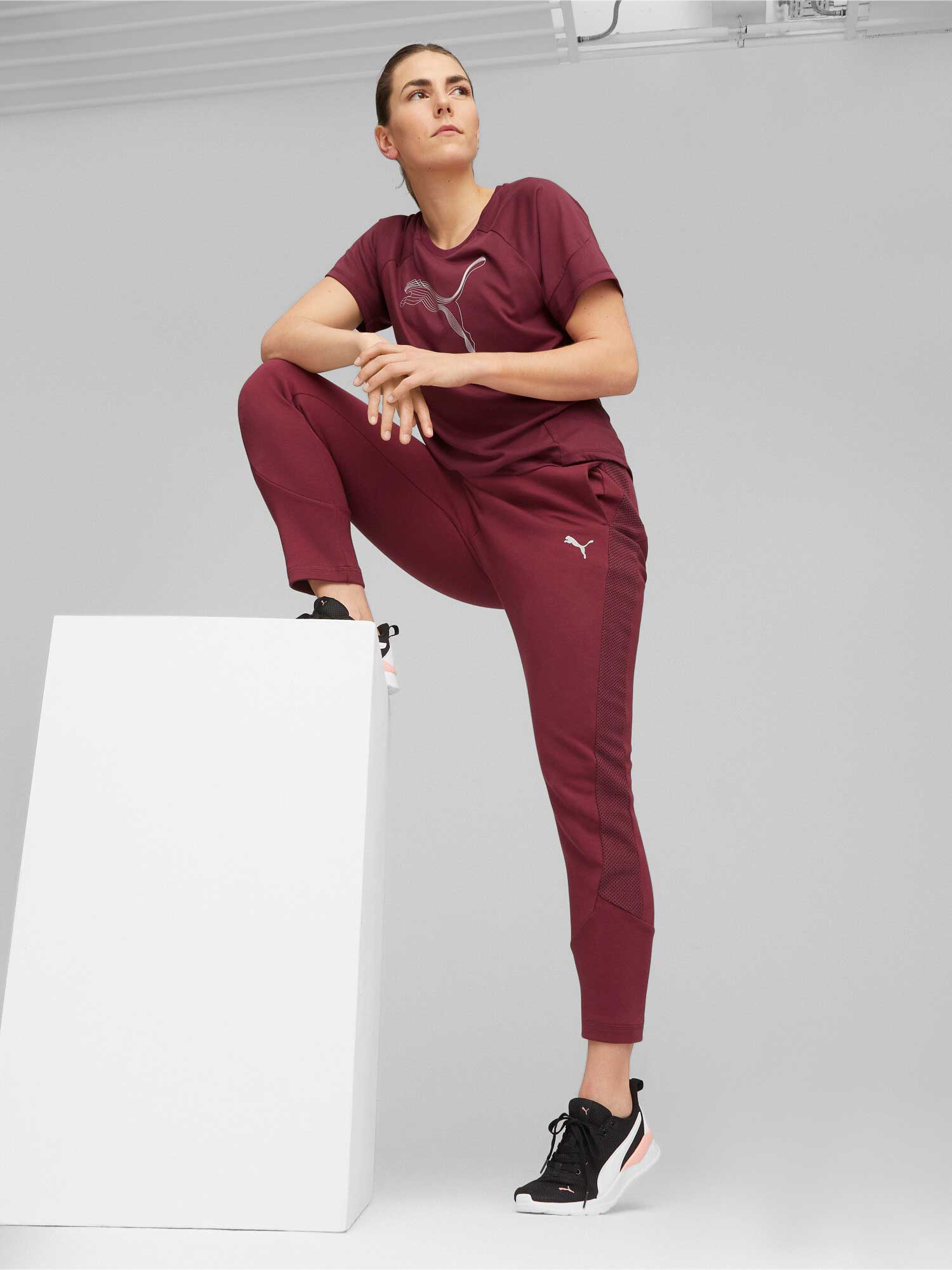 PUMA Спортно долнище EVOSTRIPE High-Waist Pants