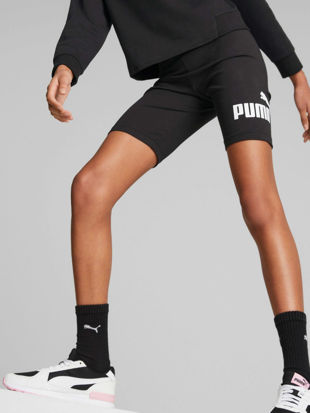 PUMA Клин ESS+ Logo Short G