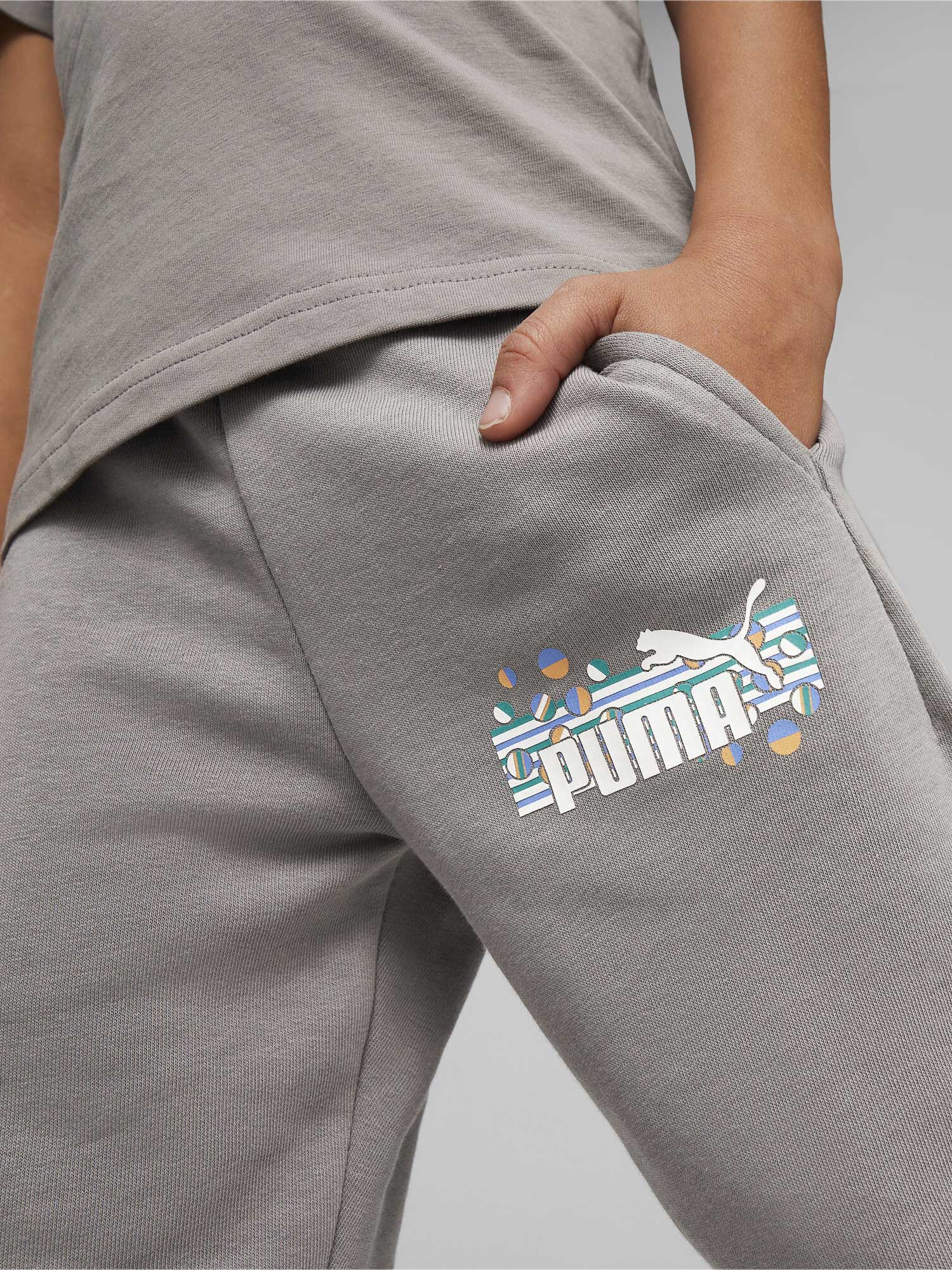 PUMA Спортно долнище ESS+ SUMMER CAMP Sweatpants TR