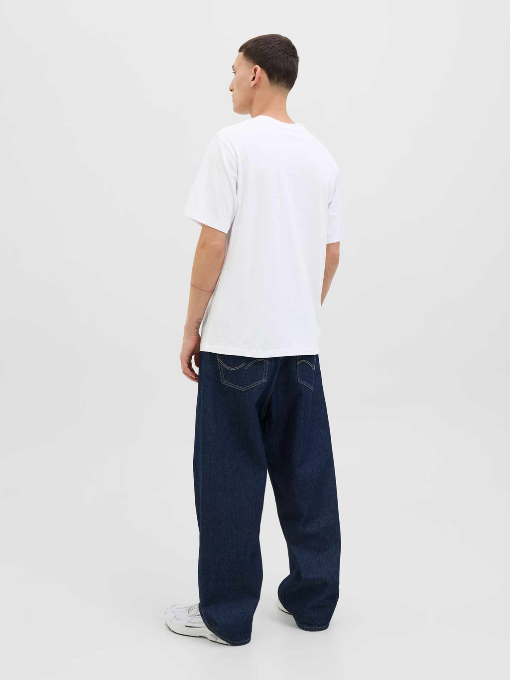 JACK & JONES Тениска JJHAYATO TEE SS CREW NECK BTS LN