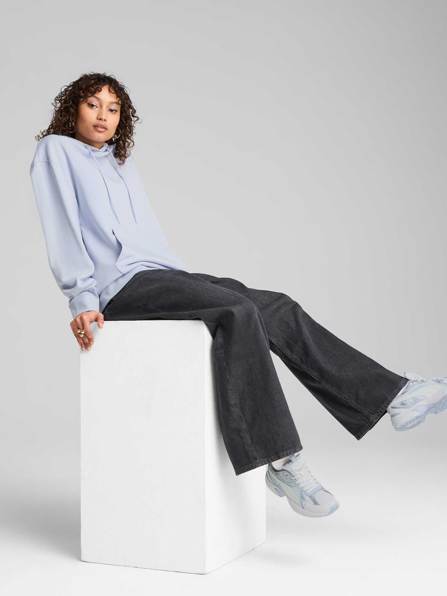 PUMA Суитшърт HER Hoodie TR