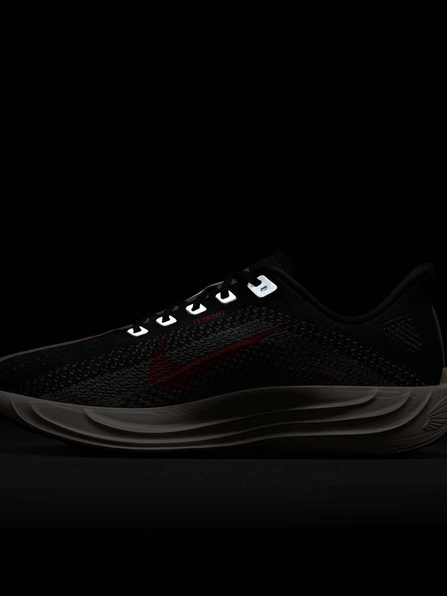NIKE Обувки PEGASUS PLUS