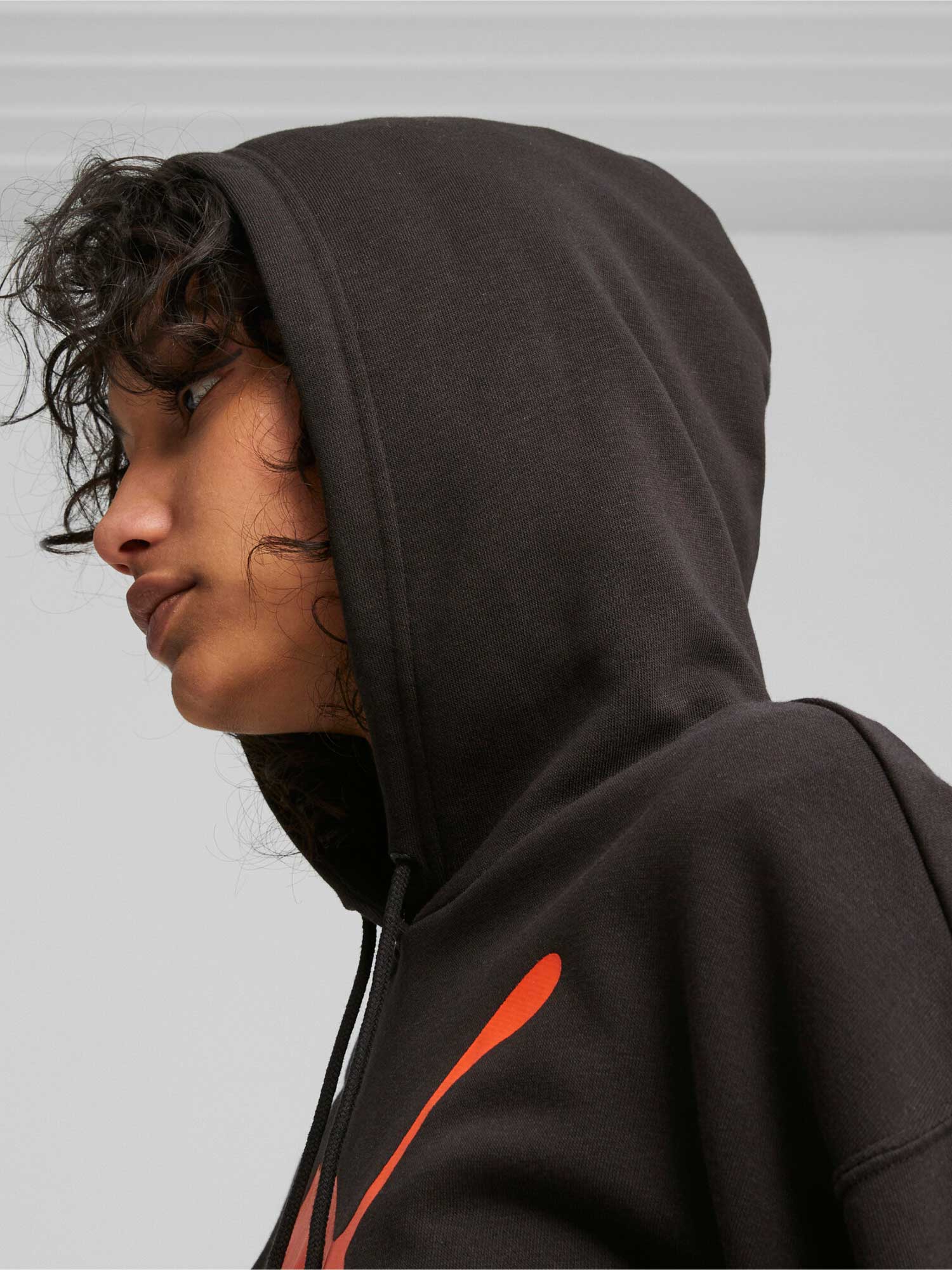 PUMA Суитшърт CLASSICS Multi Color Logo Hoodie TR