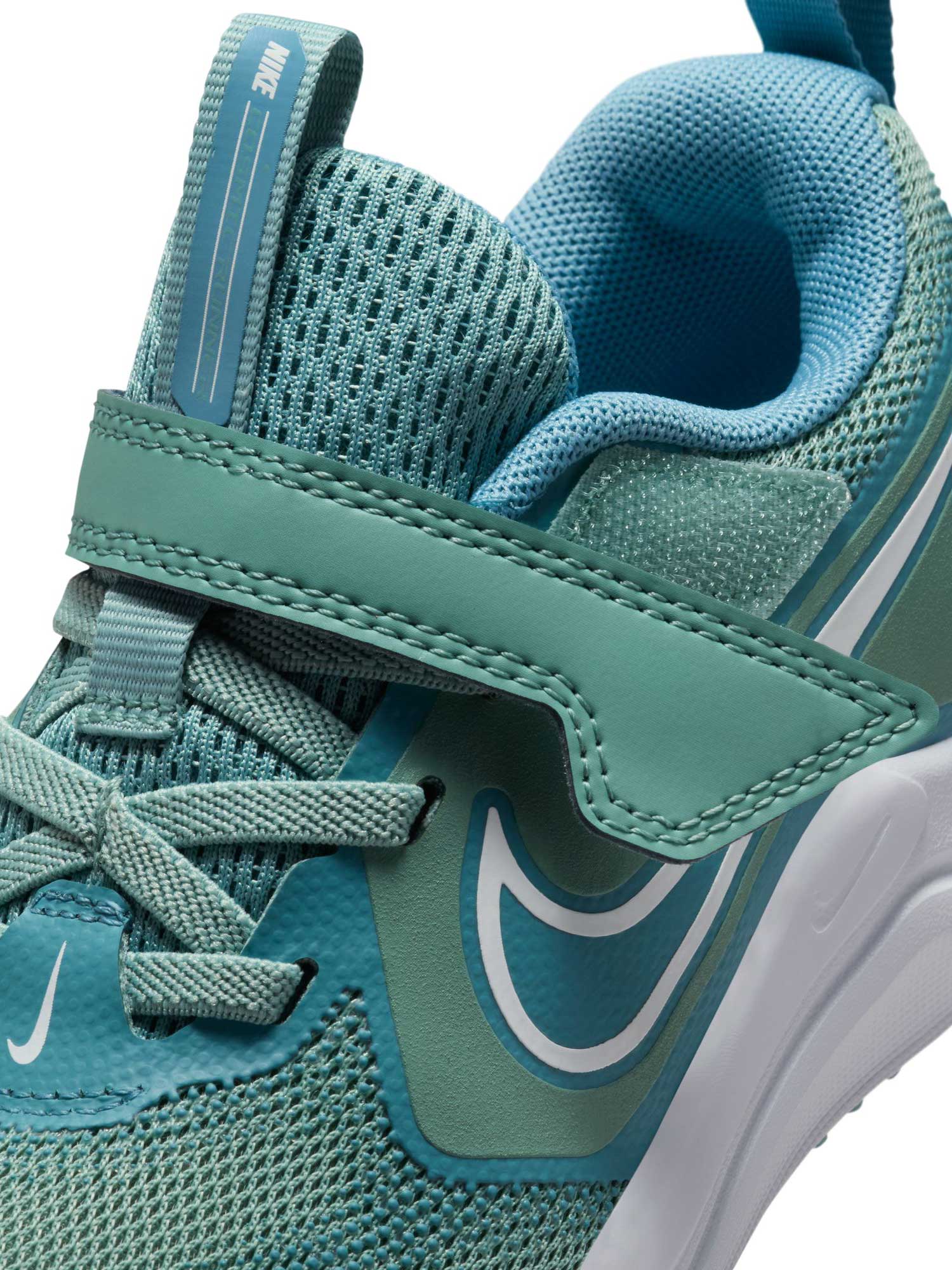 NIKE Обувки COSMIC RUNNER PSV