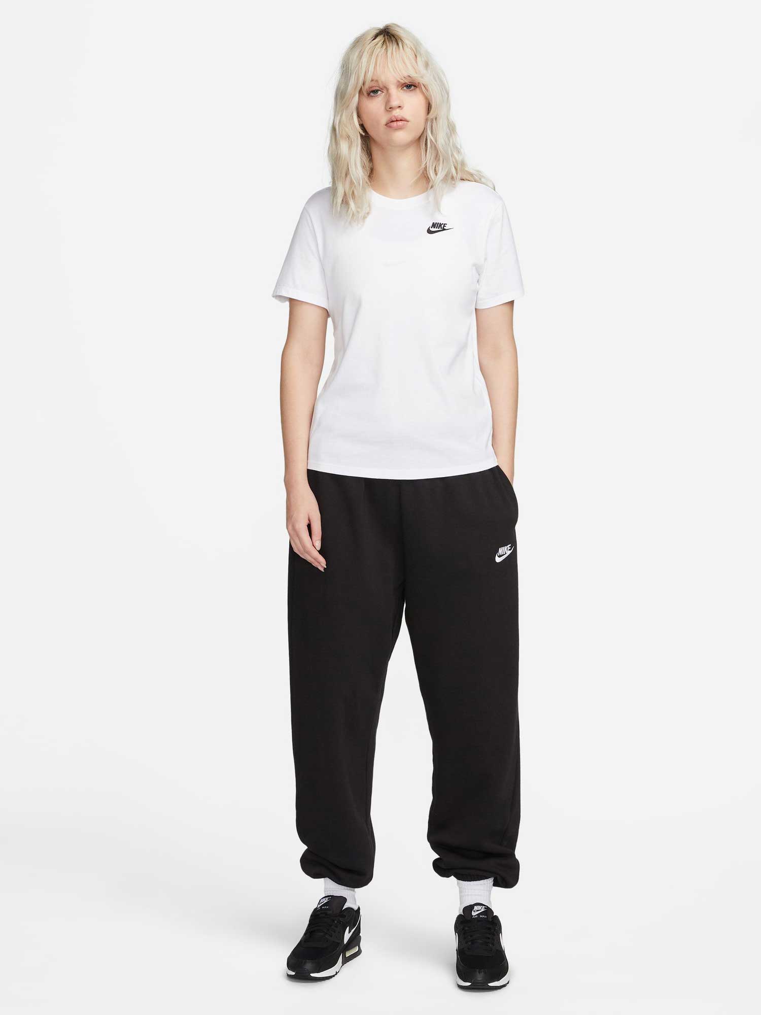 NIKE Тениска W NSW CLUB SS TEE