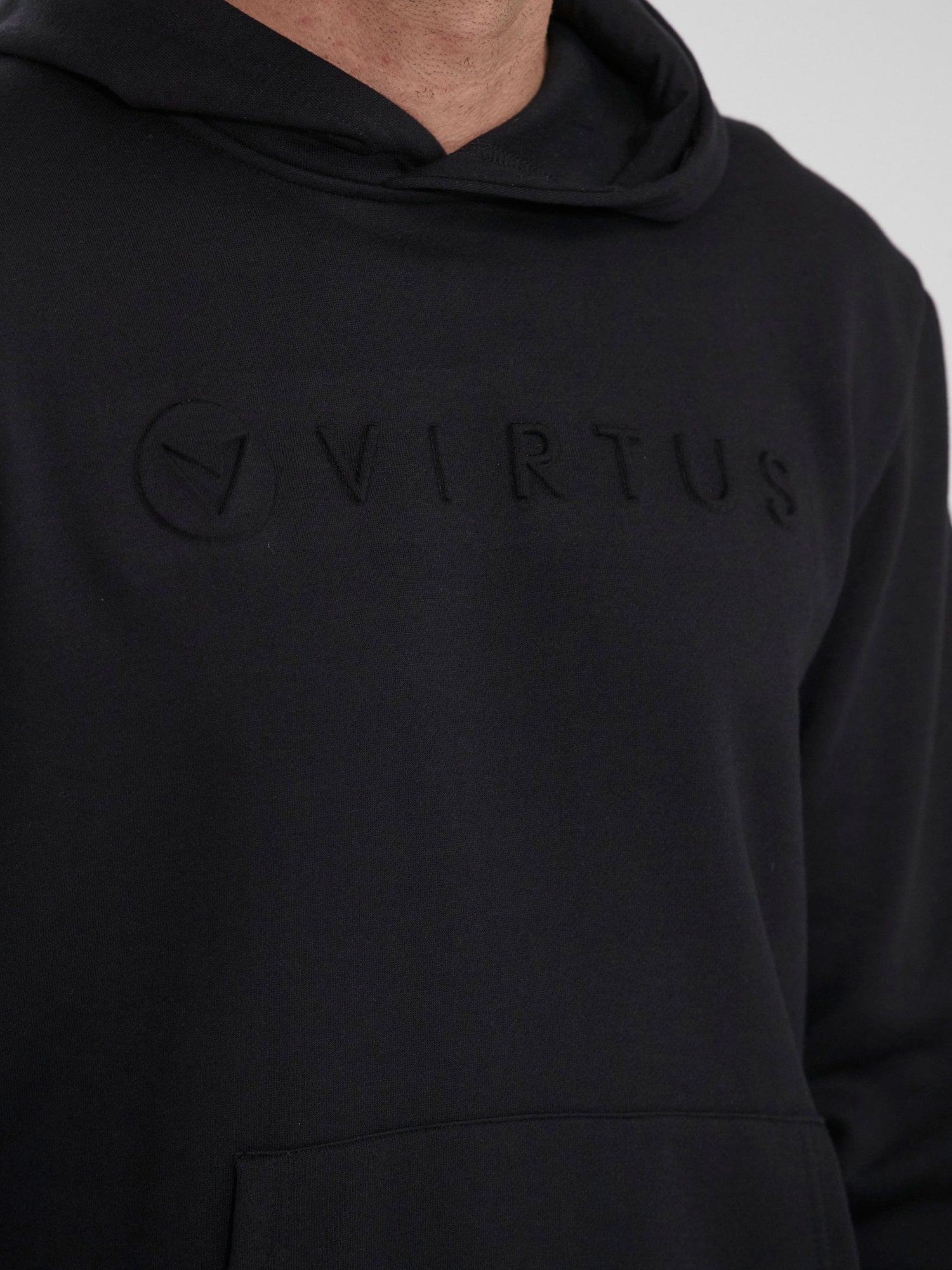VIRTUS Суитшърт Toluo