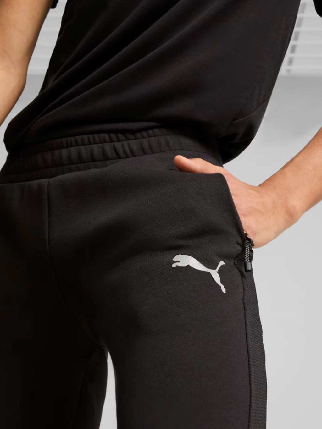PUMA Спортно долнище EVOSTRIPE Pants DK