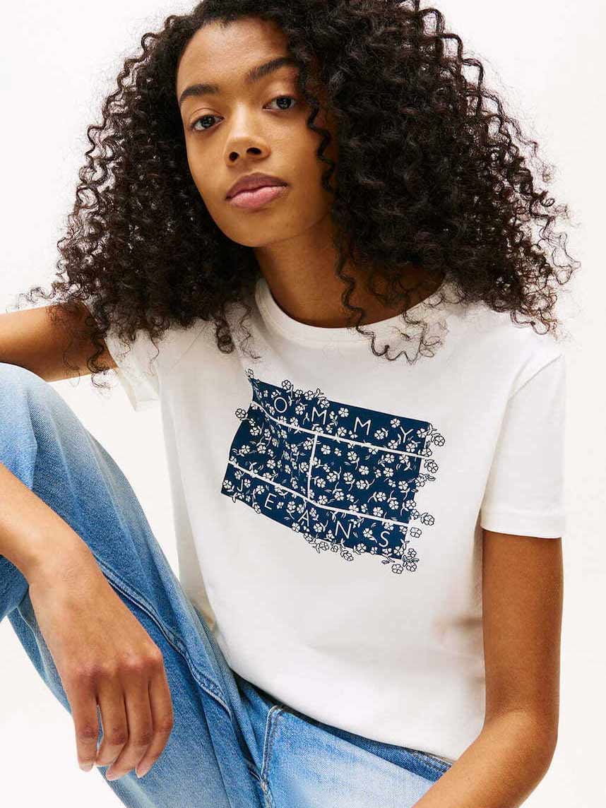 TOMMY JEANS Тениска TJW REG FLORAL FLAG TEE
