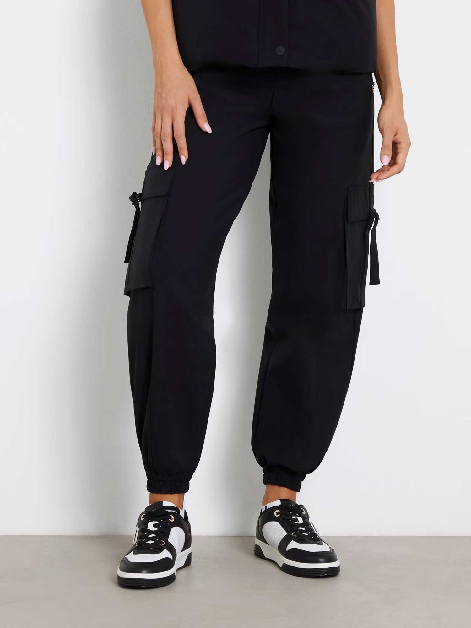 GUESS Спортно долнище AURLIE CARGO PANTS