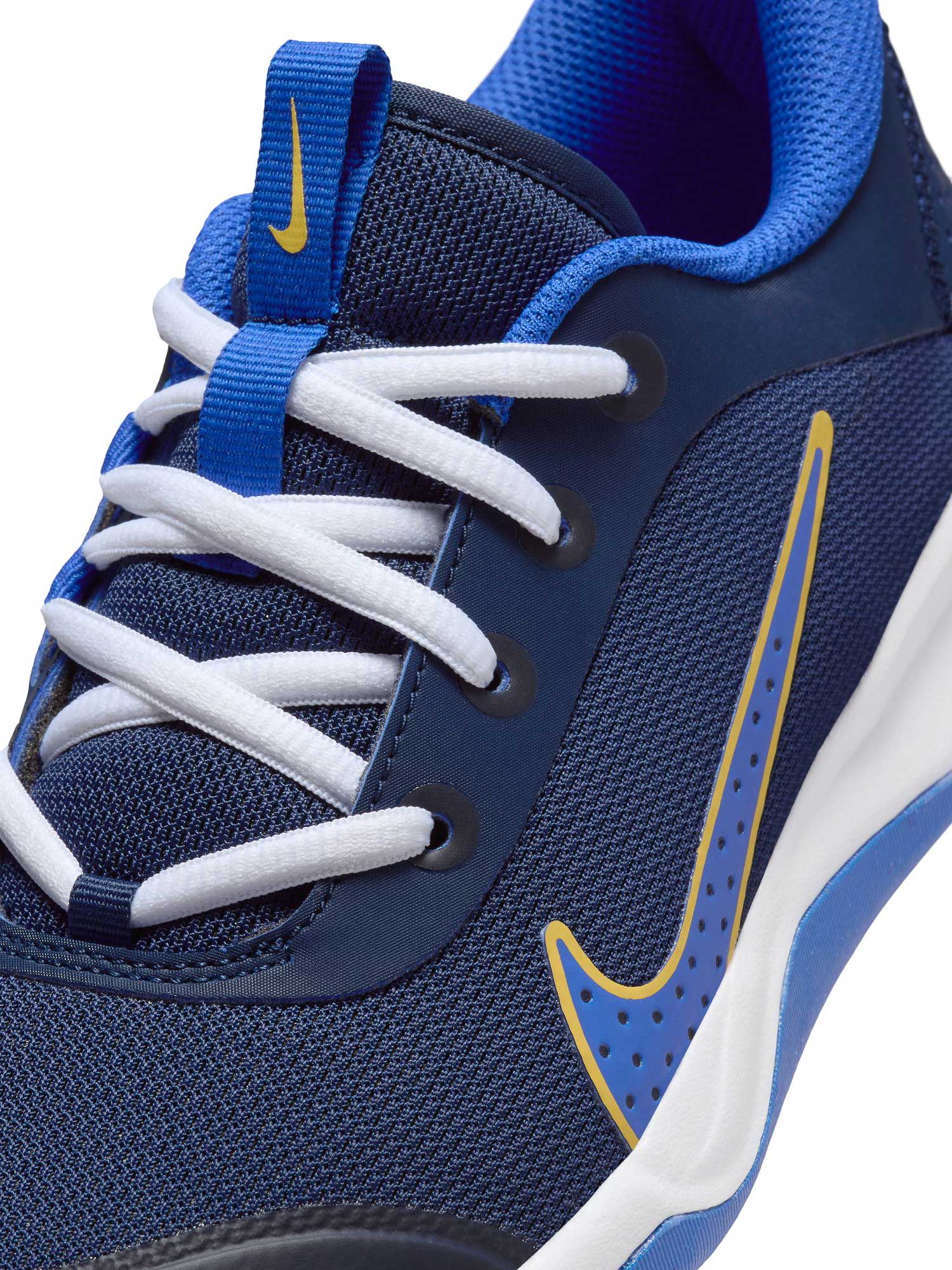 NIKE Обувки OMNI MULTI-COURT GS