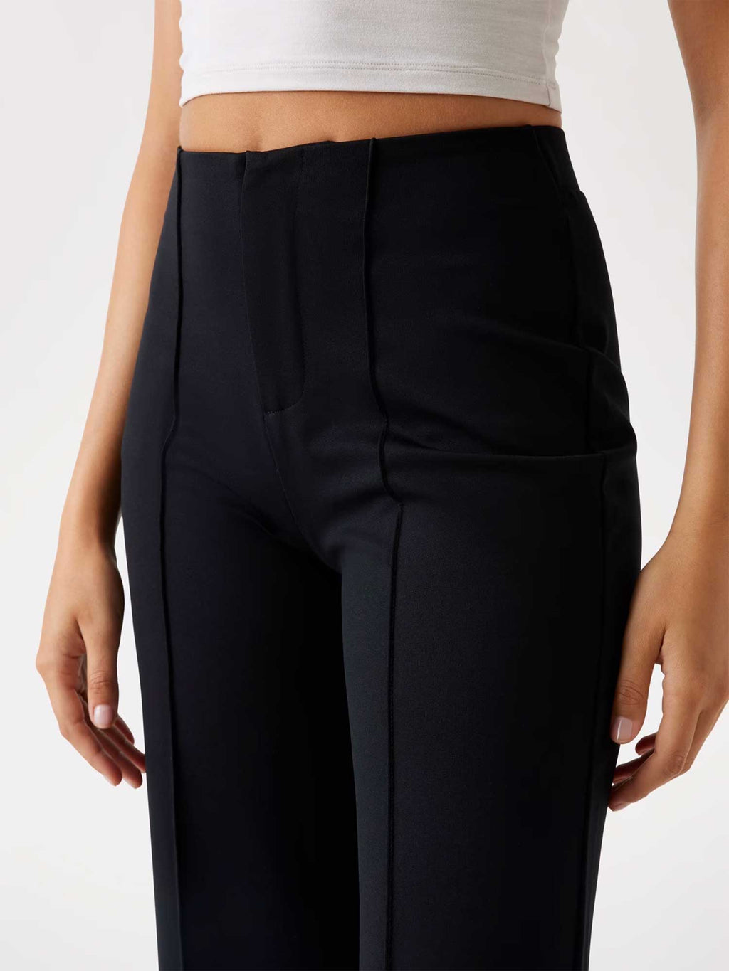 GUESS Спортно долнище CARLA FLARE PANTS