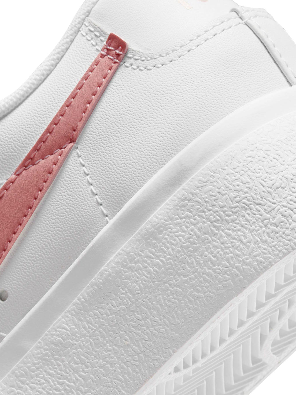 NIKE Обувки W BLAZER LOW PLATFORM