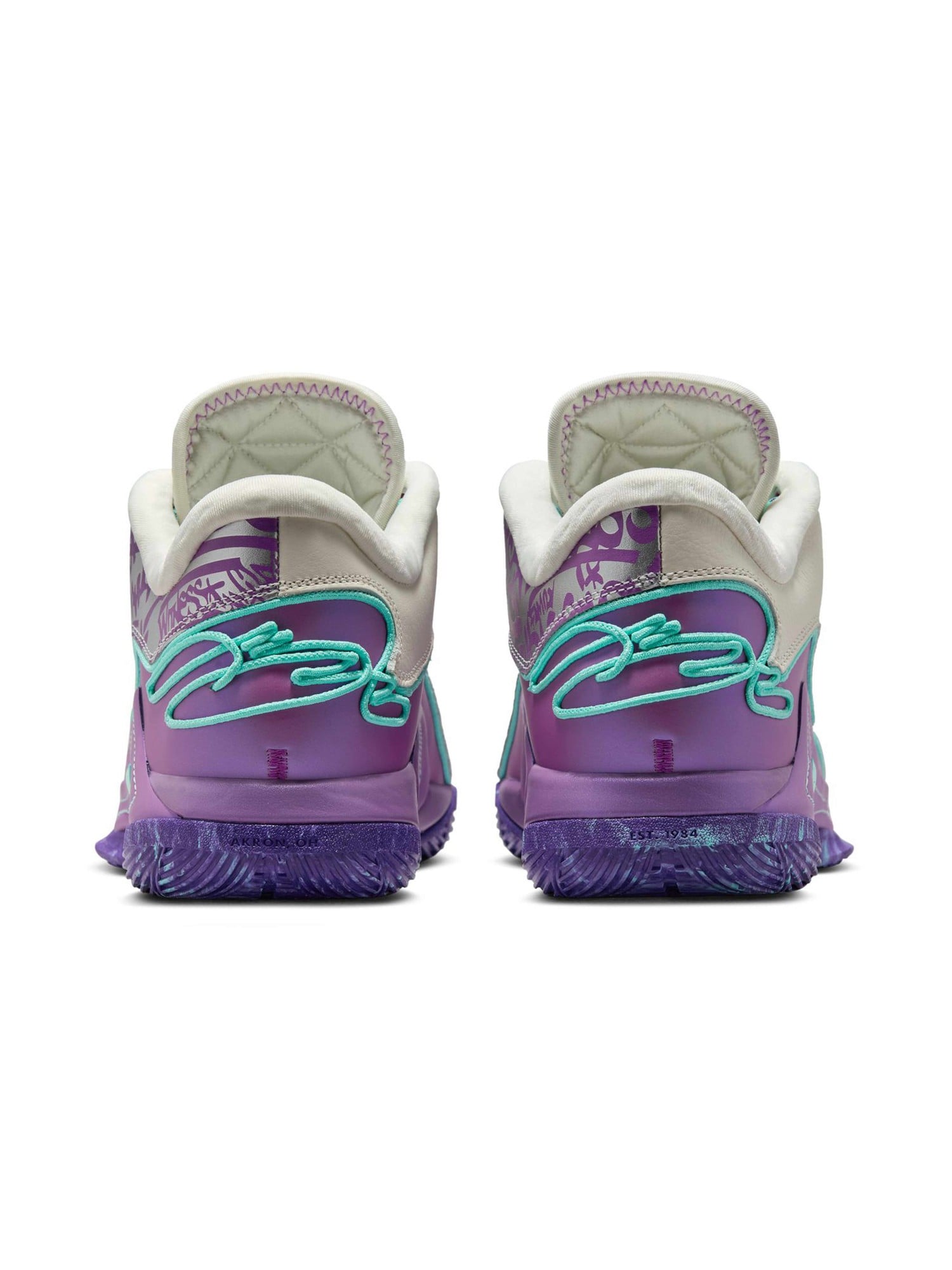 NIKE Обувки LEBRON XXII
