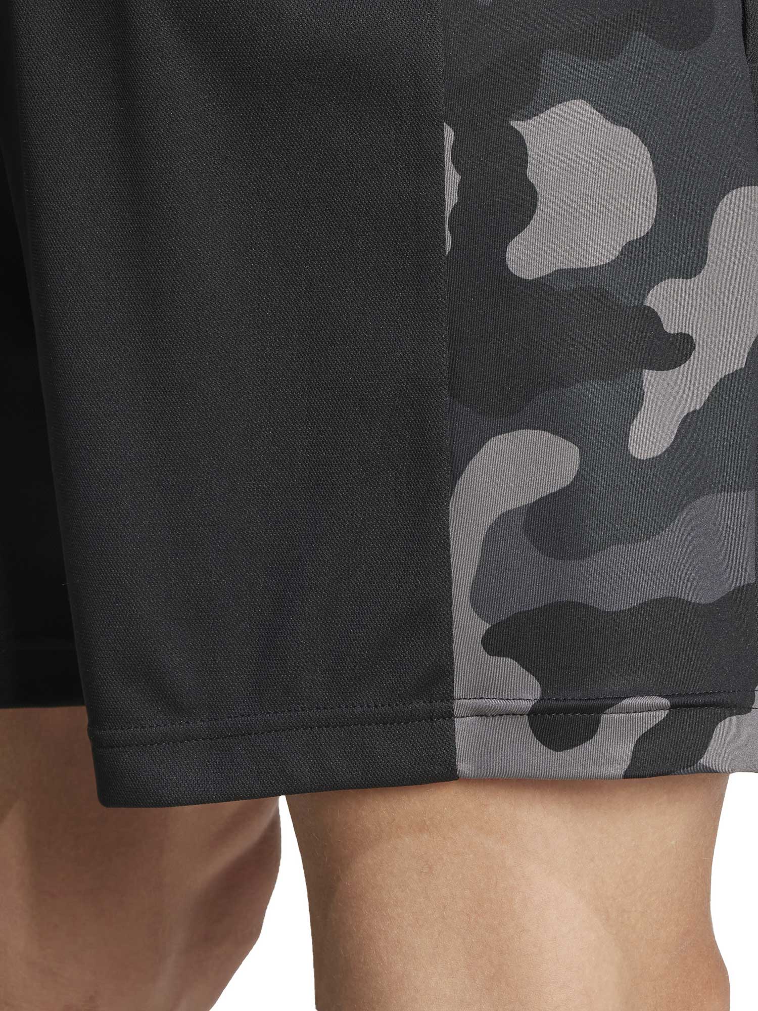 ADIDAS PERFORMANCE Къси панталони Train Essentials Camo Training