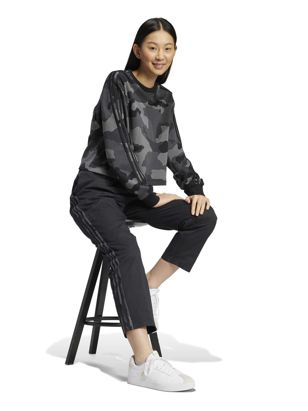 ADIDAS SPORTSWEAR Спортно долнище ESSENTIALS CAMO PRINTED 3 STRIPES