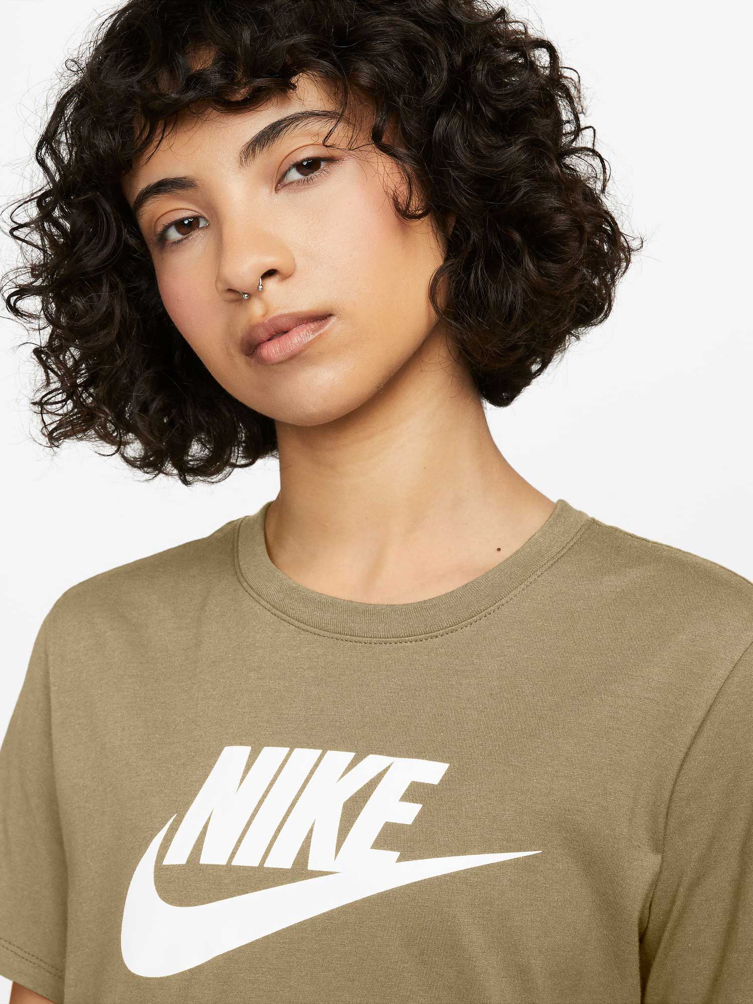 NIKE Тениска W NSW CLUB SS TEE ICN FTRA