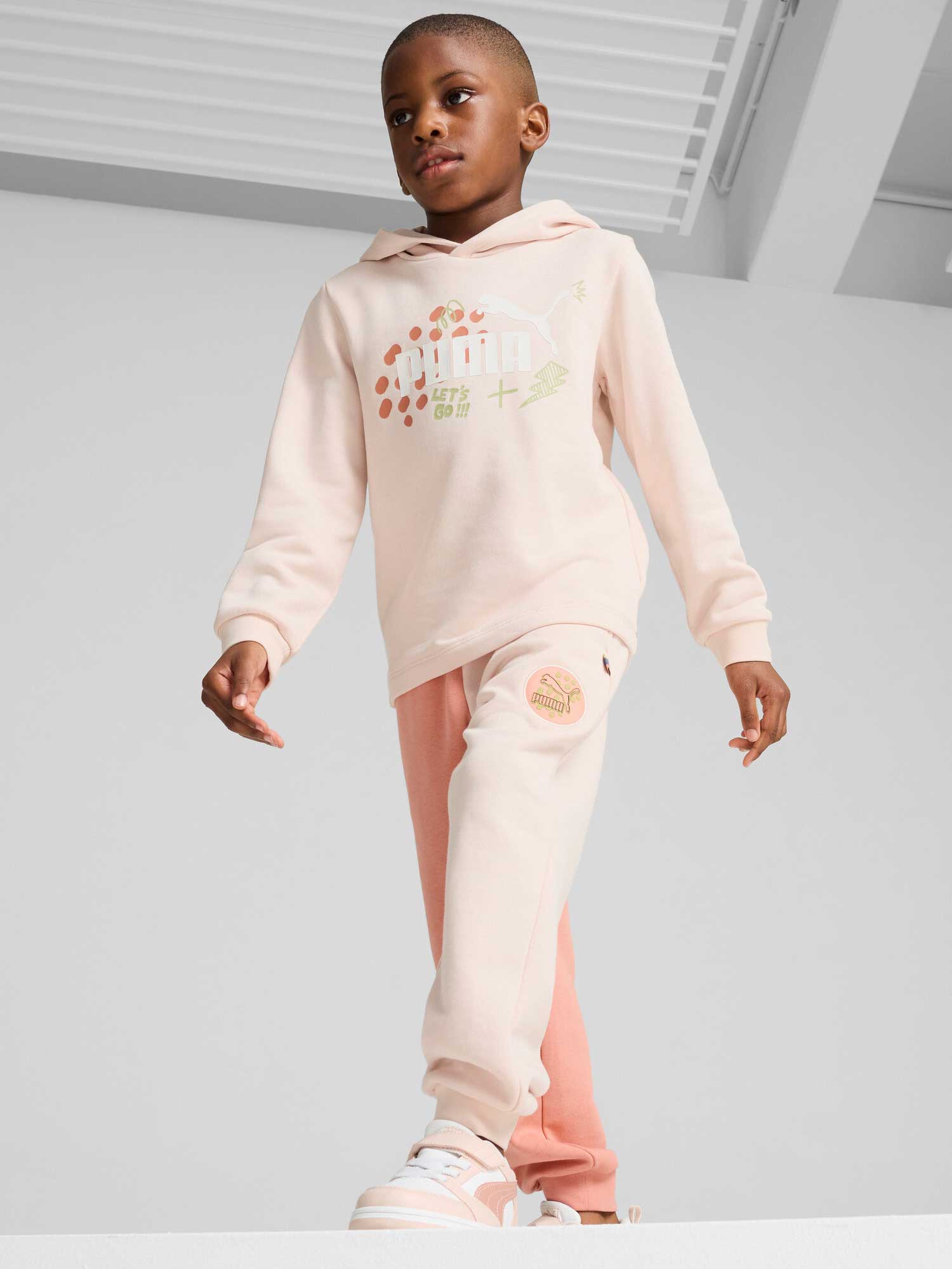 PUMA Суитшърт FC ESS+ Hoodie TR