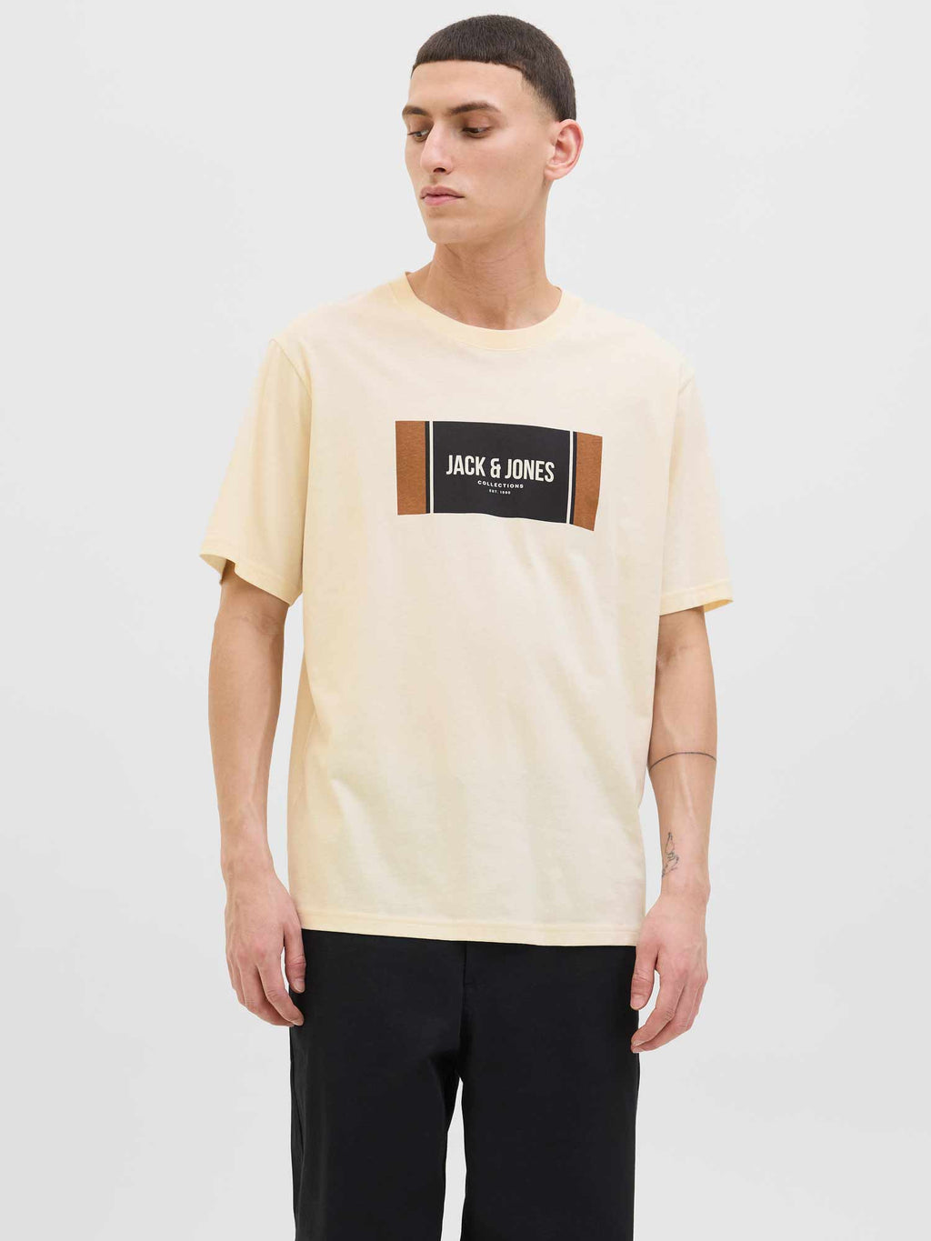 JACK & JONES Тениска JJHAYATO TEE SS CREW NECK BTS LN