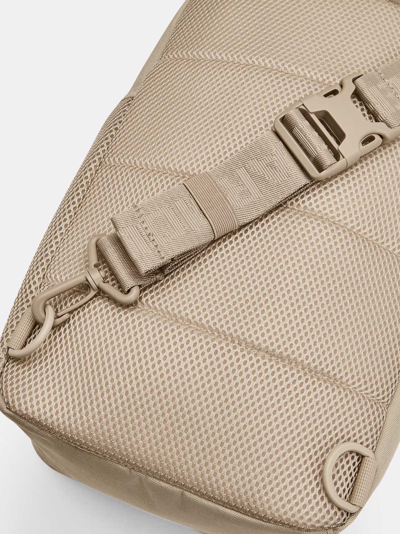 UNDER ARMOUR Чанта UA Utility Flex Sling