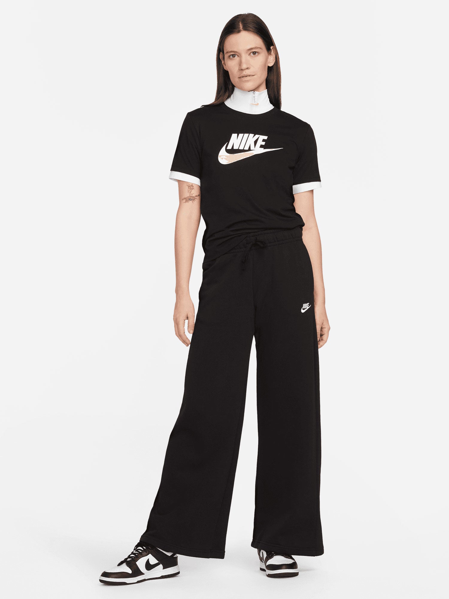 NIKE Тениска W NSW CLUB SS TEE ICN FTRA