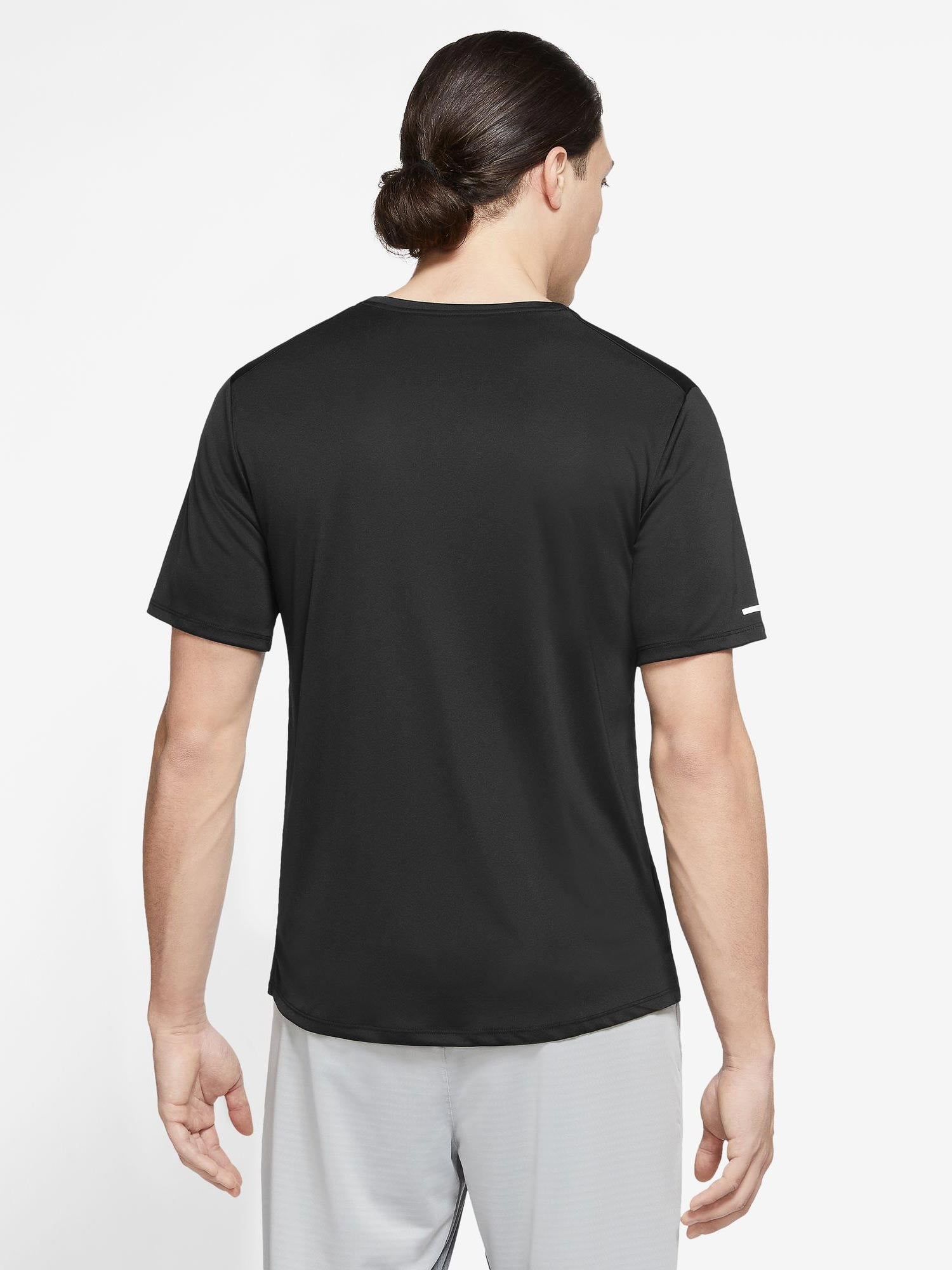 NIKE Тениска M NK DF UV MILER RUNDVN SS GFX