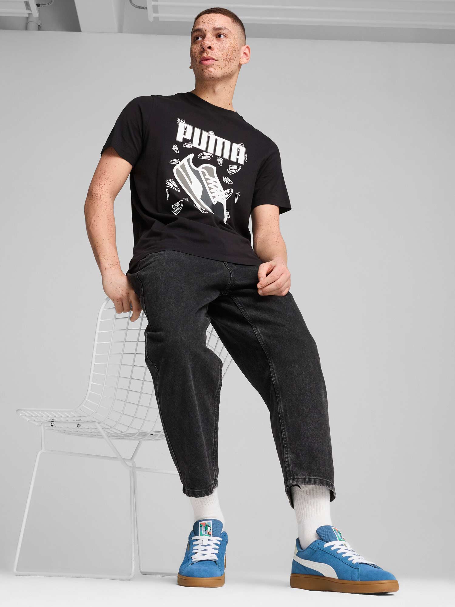 PUMA Тениска GRAPHICS Sneaker Tee