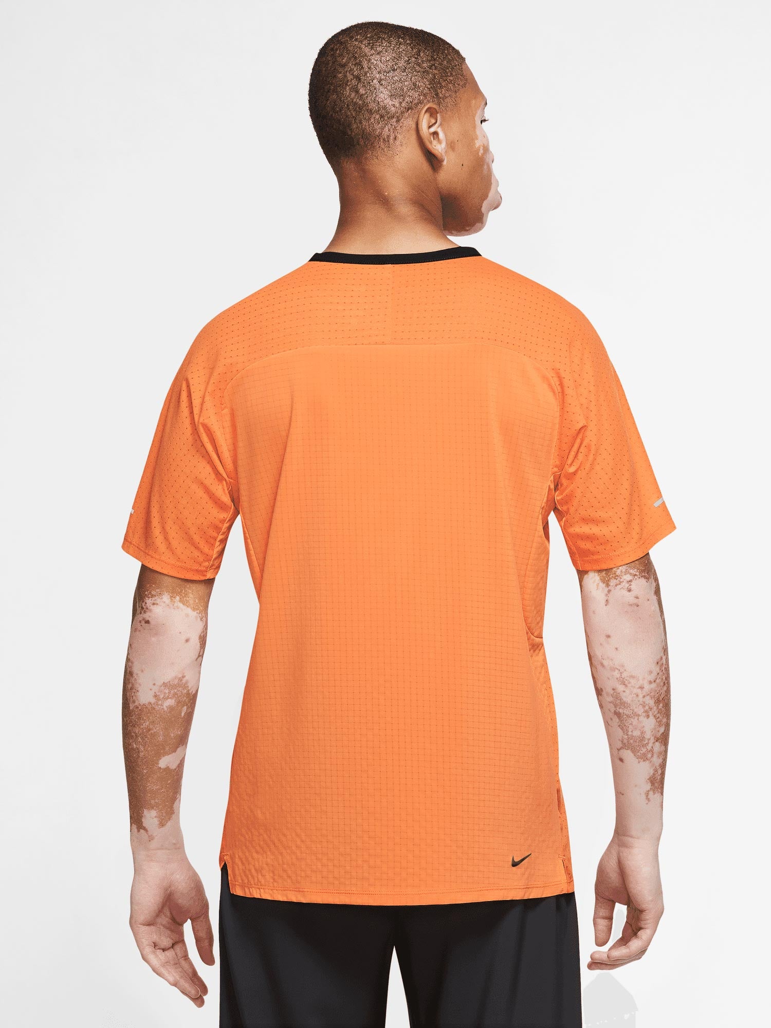 NIKE Тениска M NK DF SOLAR CHASE SS TOP