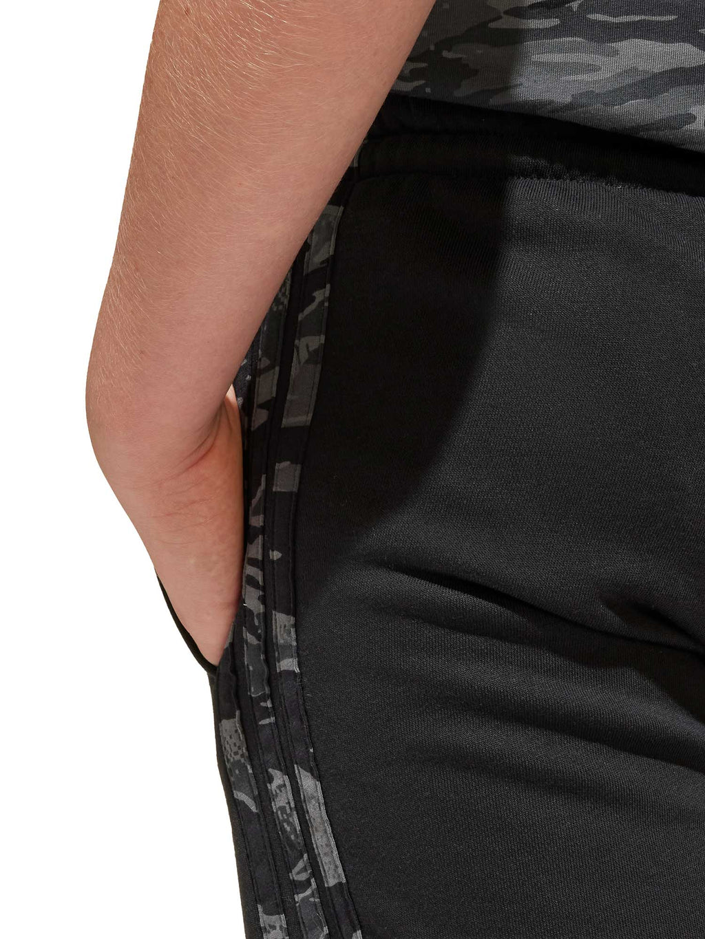 ADIDAS SPORTSWEAR Къси панталони Seasonal Essentials Camo Shorts