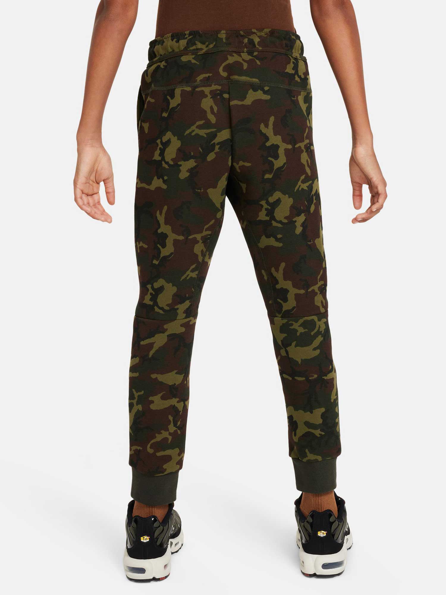 NIKE Спортно долнище B NSW TCH FLC CAMO BOTTOM