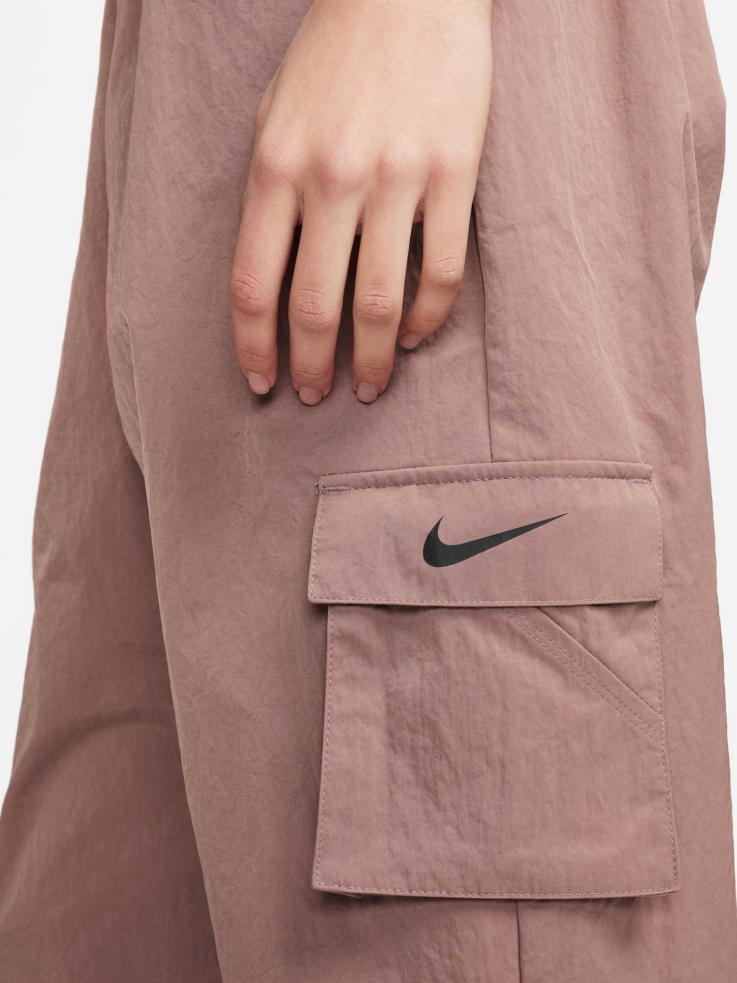 NIKE Спортно долнище W NSW ESSNTL WVN HR PNT CARGO