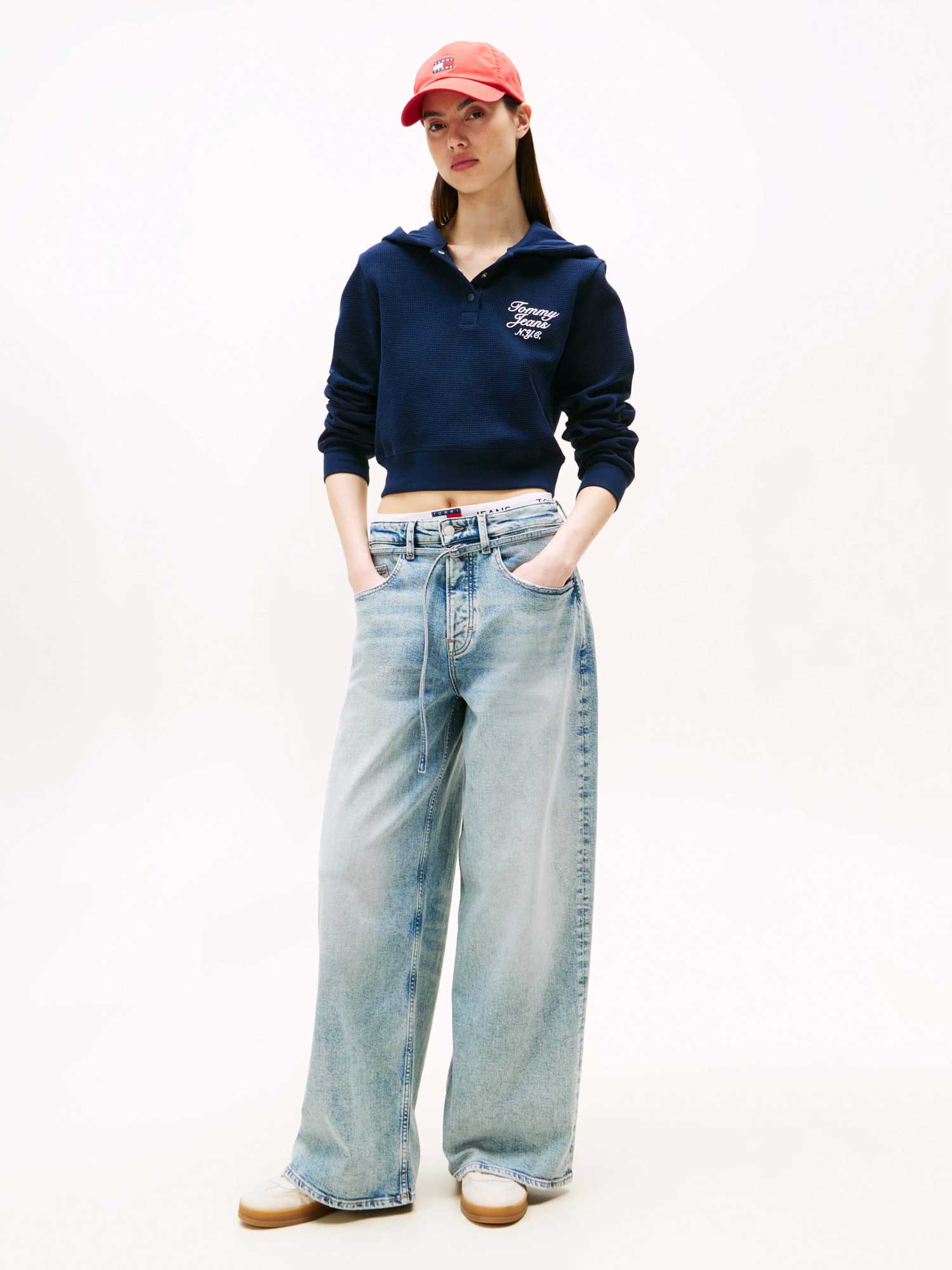 TOMMY JEANS Суитшърт TJW REG CRP WAFFLE HOODIE