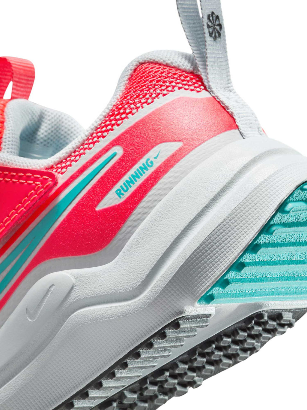 NIKE Обувки COSMIC RUNNER PSV