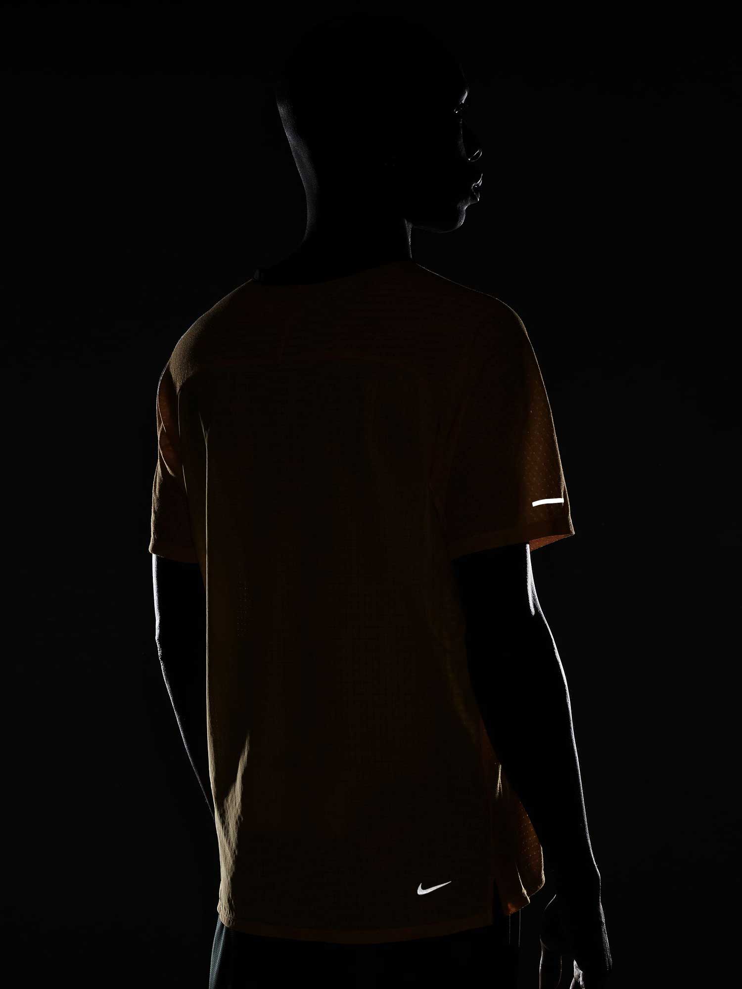 NIKE Тениска M NK DF SOLAR CHASE SS TOP
